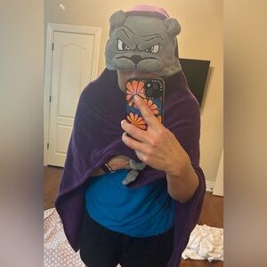 Wearable bulldog blanket hoodie